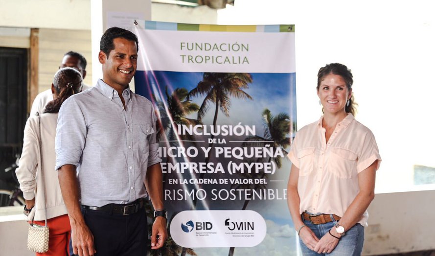 Realizan charlas motivacionales para impulsar el liderazgo en Miches